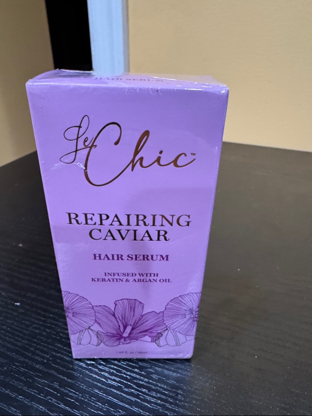 Le chic Repairing Caviar Hair Serum -1.69 Fl oz.